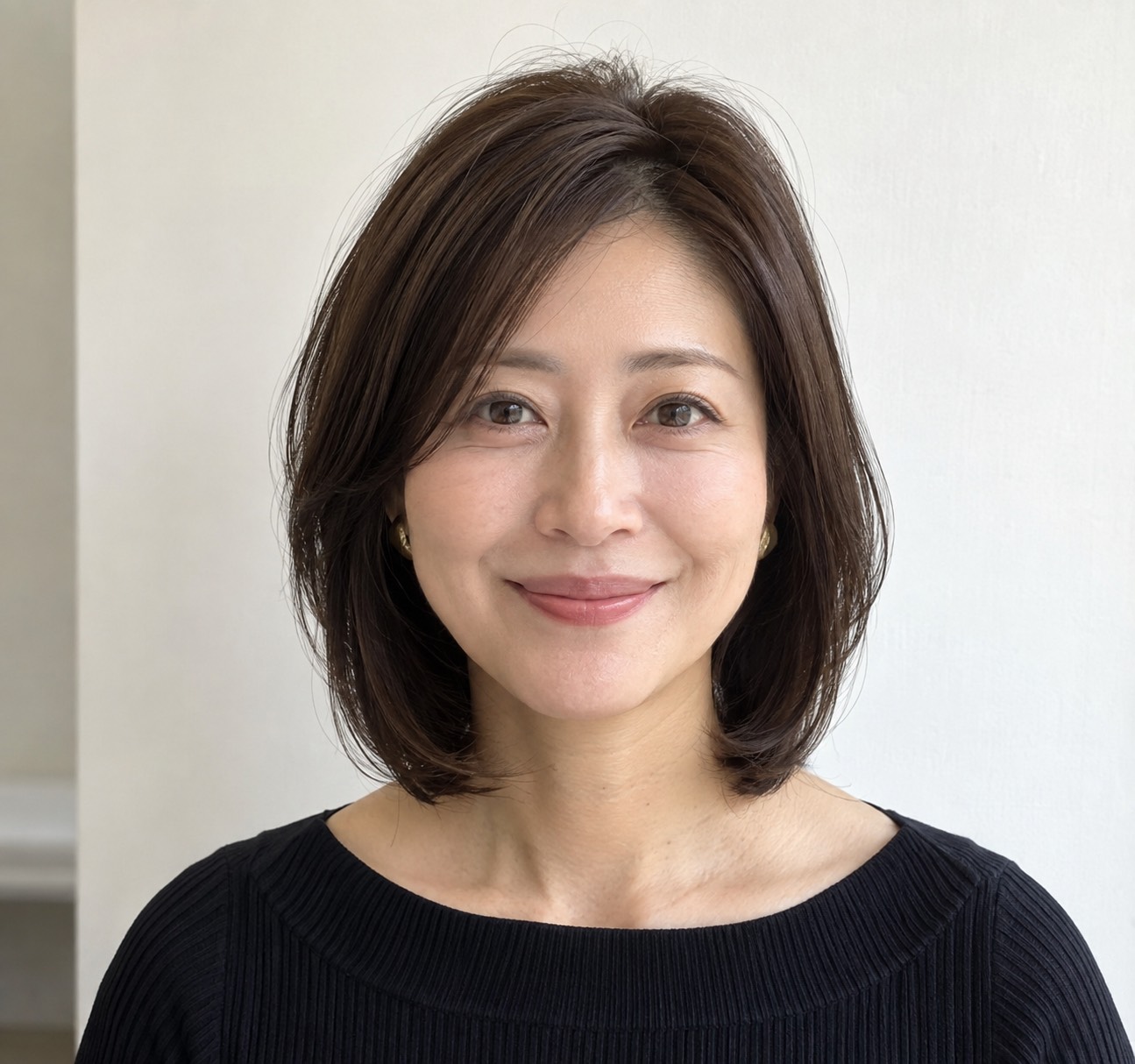 しっかり白髪染めの仕上がりイメージ。落ち着いたブラウンのボブスタイル