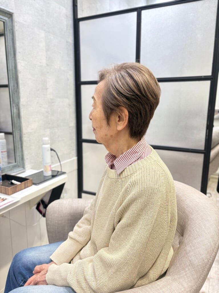 白髪ぼかし×シルバーカラー(Yeeee.s ブログ掲載写真)