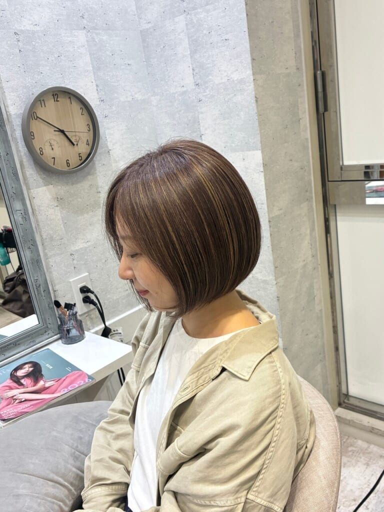 白髪ぼかしxナチュラルボブ(Yeeee.s ブログ掲載写真 2)